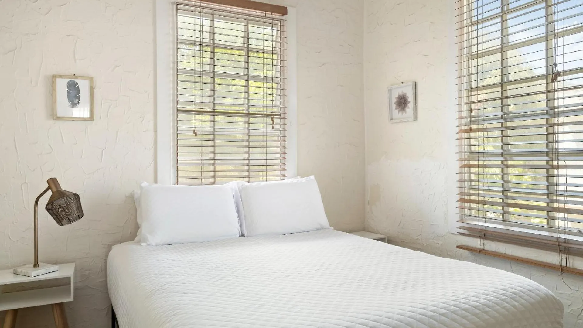 Breezy Beach Apt, Steps To The Sand! Full Ac Too - 18 Up San Juan Apartment
