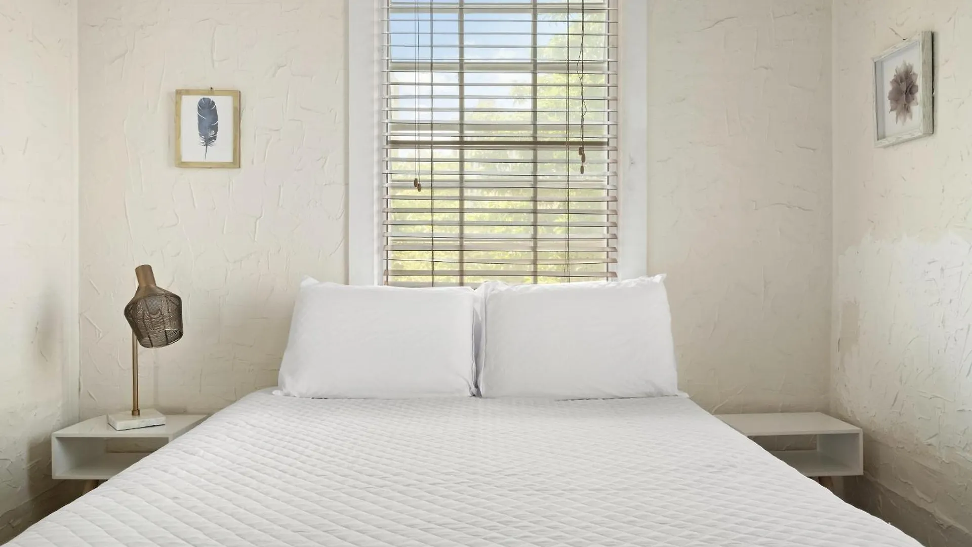 Breezy Beach Apt, Steps To The Sand! Full Ac Too - 18 Up San Juan